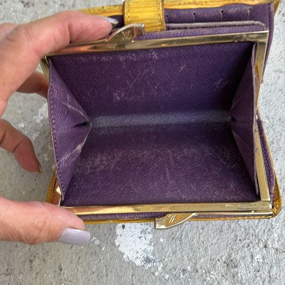 Vintage Louis Vuitton kiss lock wallet - Picture 8 of 13